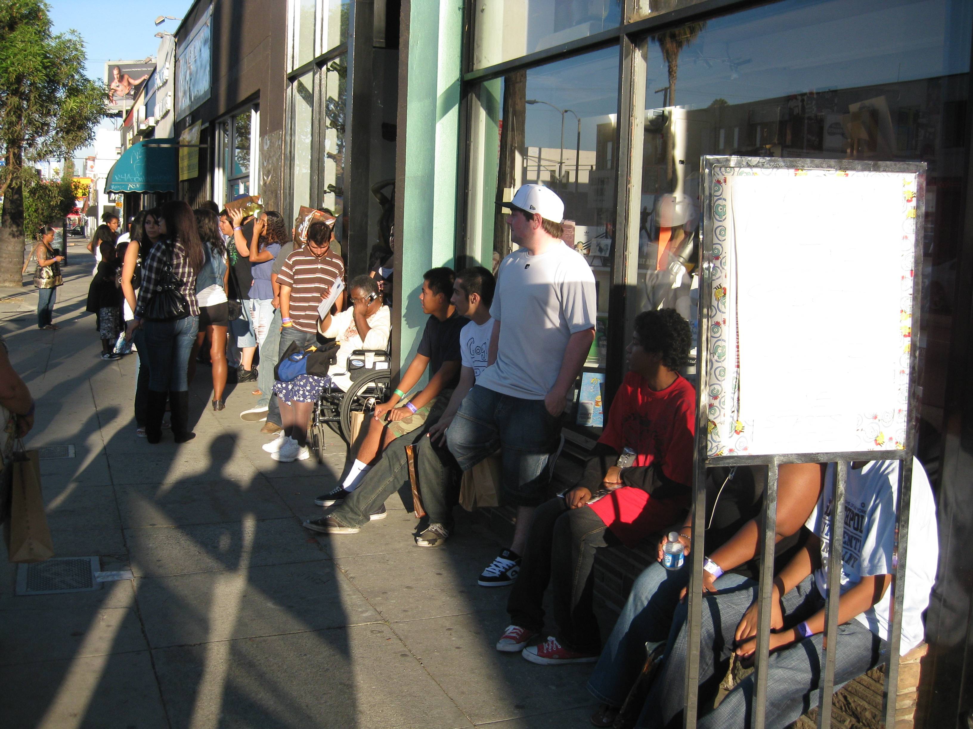 The line forms to meet the Mayhem crew!