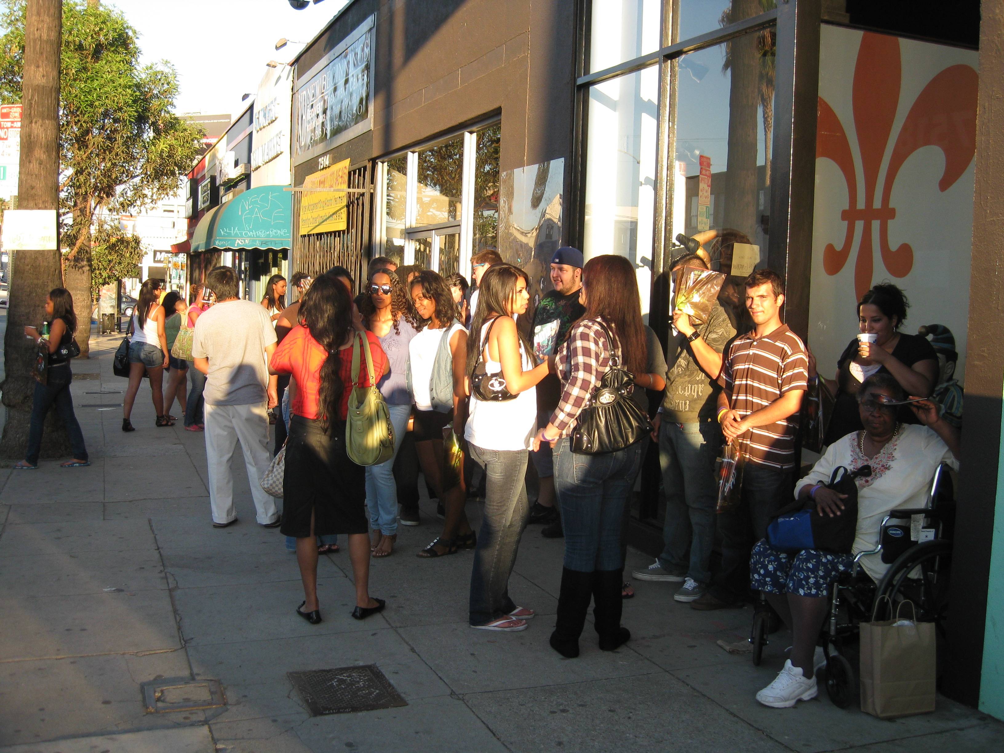 After Tyrese walks in, the crowd of women exponentially grew. That's a great power.