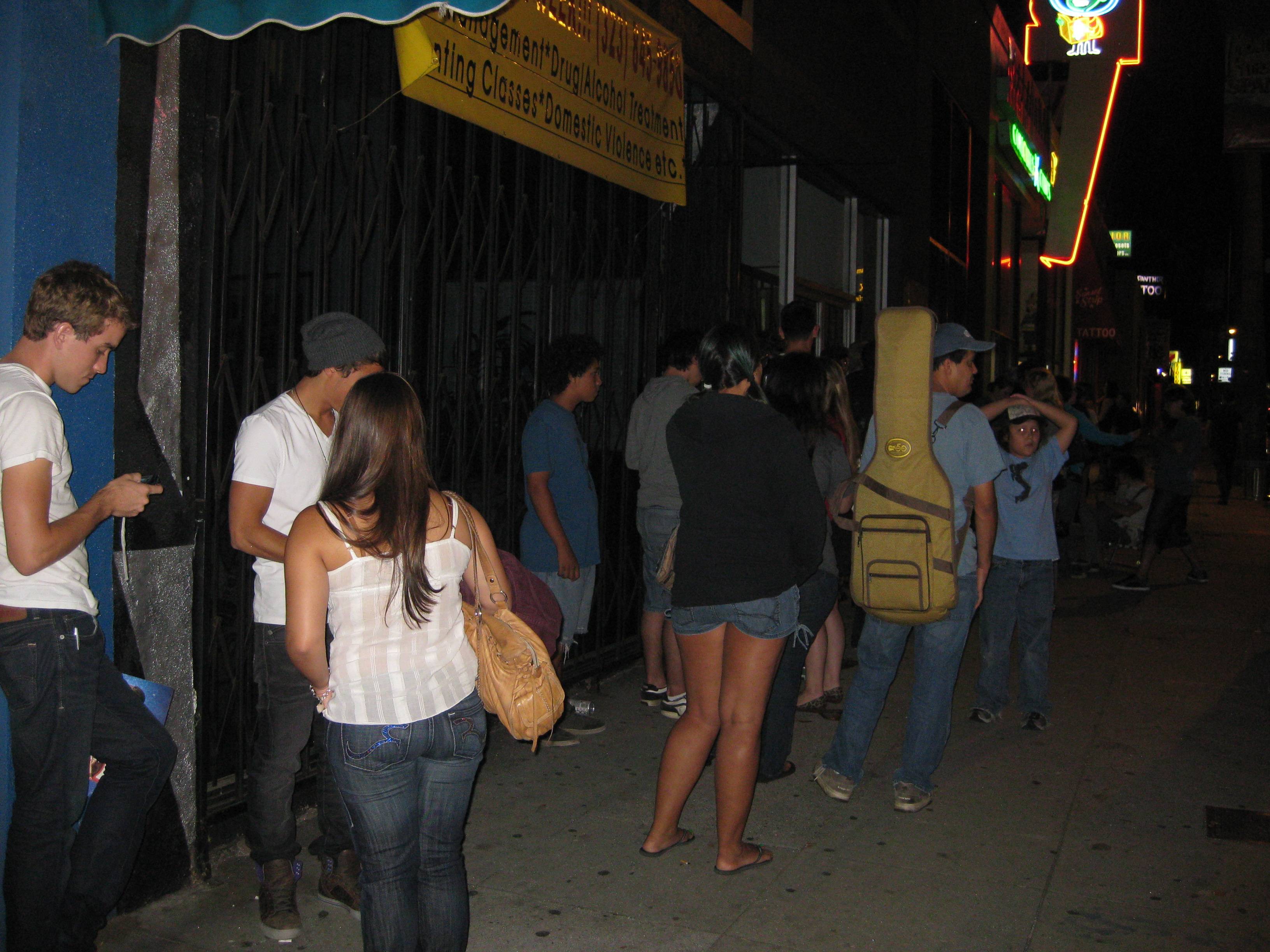 The line that greeted me when I arrived.