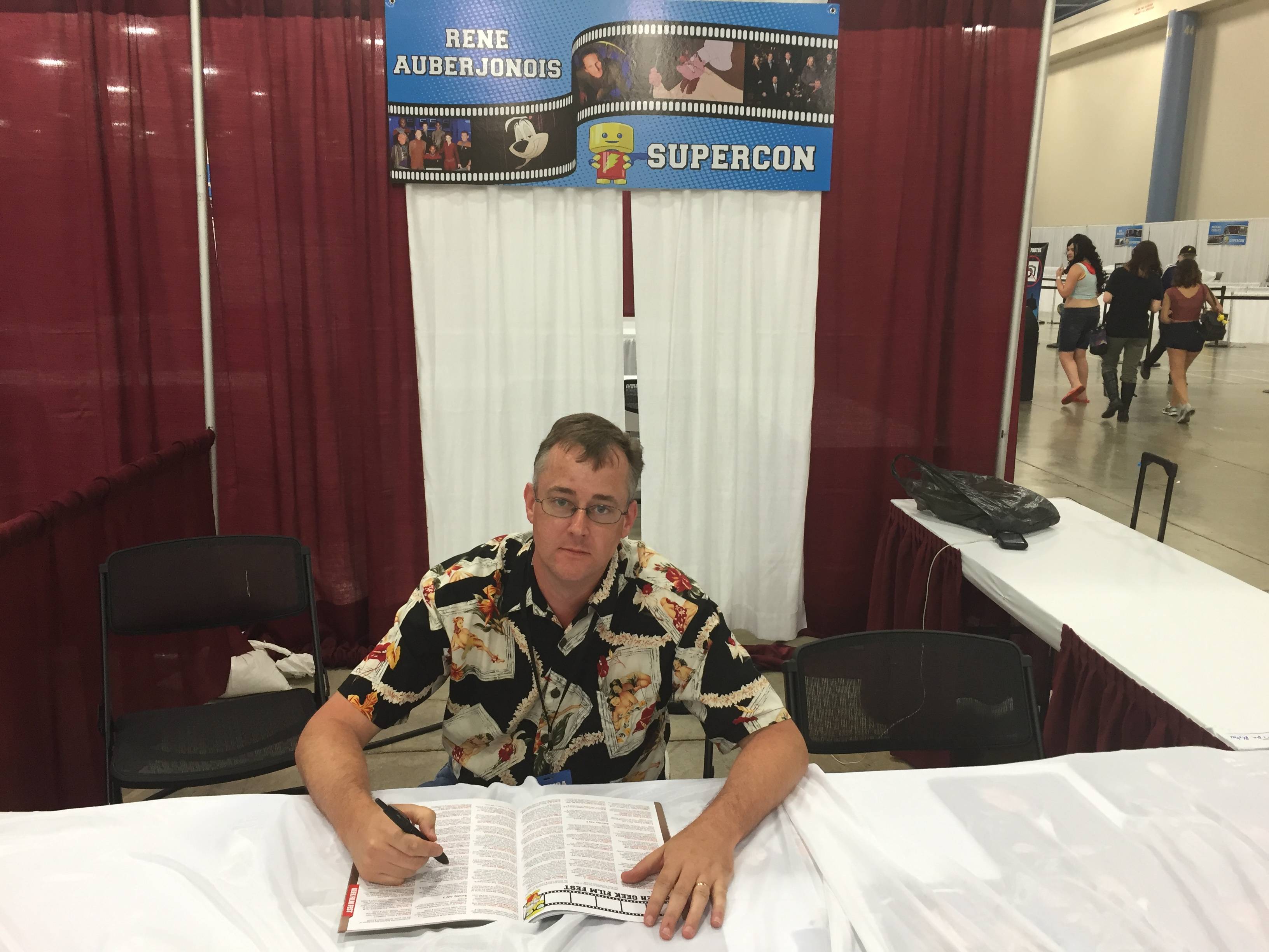 Why is no one in this guy's autograph line?