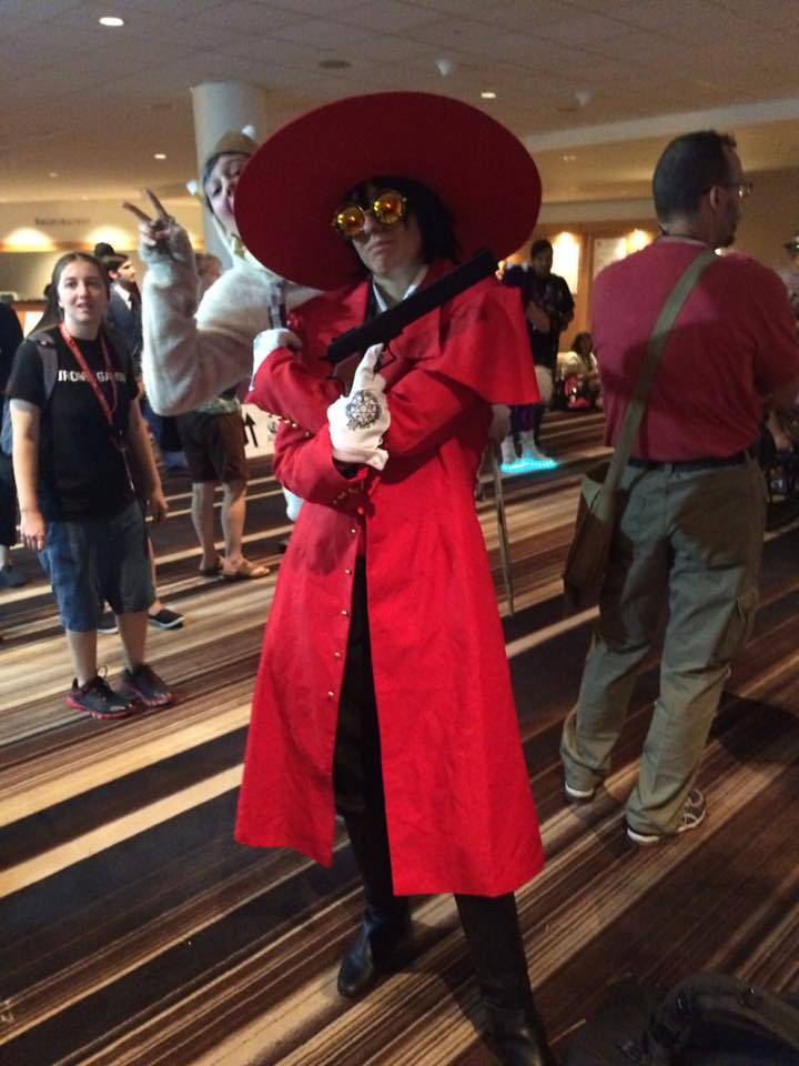 Alucard will deal with this photo bomber later.